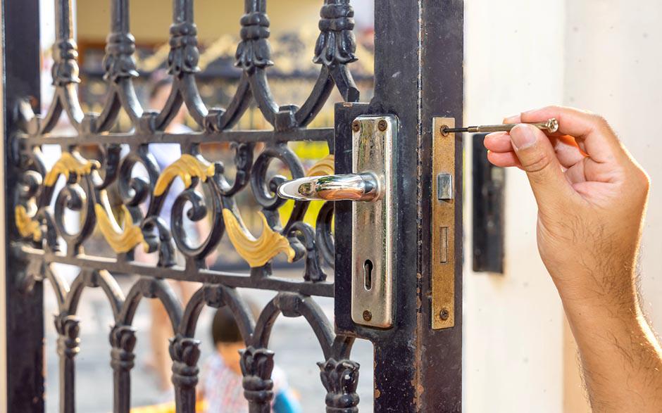 comment ouvrir porte avec clef derriere Brétigny-sur-Orge
