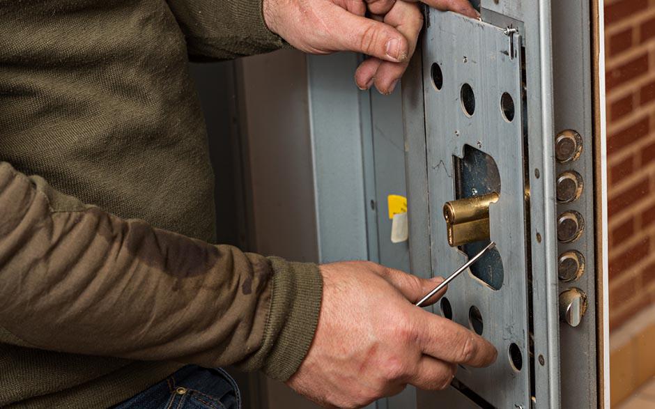 ouverture de porte claquée serrurier Clamart
